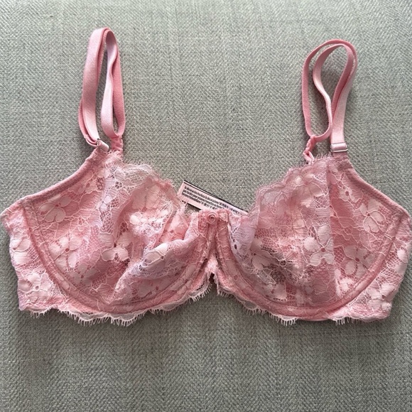 Victoria’s Secret lace bra - Picture 1 of 3